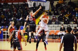 Las Ánimas emparejó la serie del clásico contra Valdivia