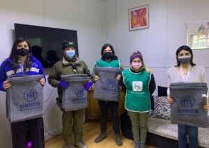 Personas en situación de calle reciben kit de abrigo