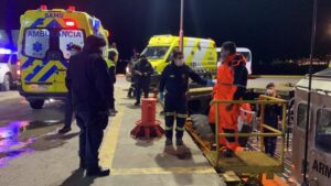 Armada activó operativo de rescate ante  choque de embarcación con Isla