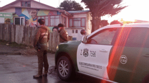 Encuentran con principio de hipotermia a adulto mayor en patio de casa de reposo