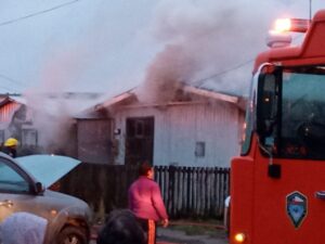 Incendio en domicilio de Porvenir deja pérdidas totales