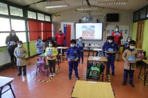 Seremi de Minería donó ejemplares del libro “Minería en números” a escuelas regionales