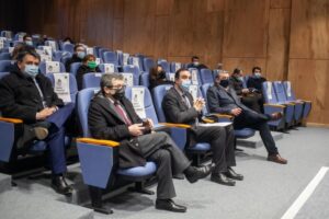 UMAG y Gore realizan seminario para abordar estrategia de desarrollo