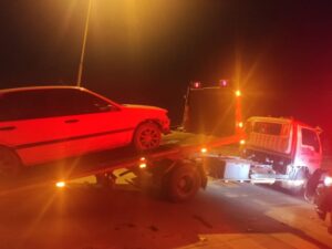 Persecución policial por carreras clandestinas en la Avenida Costanera