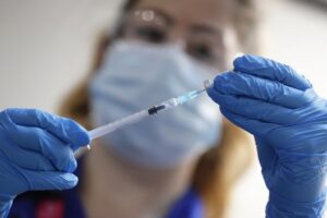 Gobierno alistaría detalles para impartir dosis de refuerzo en la lucha contra el Covid