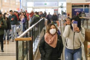 Ventas de supermercados suman tercera alza consecutiva