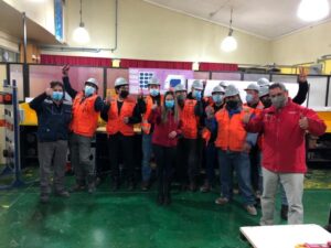 Extrabajadores de Mina Invierno retoman cursos