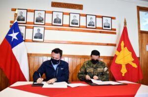 Municipio de Punta Arenas firmó convenio con el Ejército que favorecerá a más de 120 niños