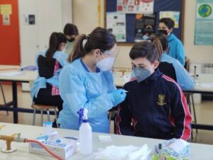 Más de mil exámenes preventivos se han realizado en comunidades escolares