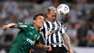 El sentido mensaje de Eduardo Vargas tras eliminación de Atlético Mineiro: “Me disculpo con todos los fanáticos”
