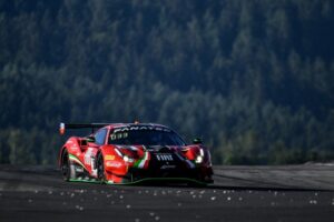Benjamín Hites compite doblemente en el “Infierno verde”de Nürburgring