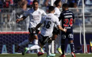 Colo Colo derrotó de forma inapelable a la U en un nuevo clásico del fútbol chileno