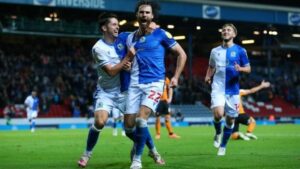 Blackburn no quiere perder a su figura y le ofrece un contrato de mega estrella a Ben Brereton Díaz