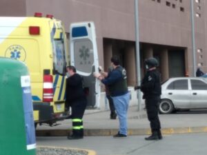 Reo herido con arma cortopunzante fue trasladado de urgencia a hospital clínico