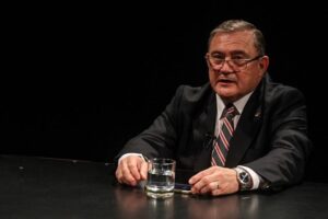 “El Gobierno central debe revisar el Estatuto Antártico y que le dé al Gobierno Regional de Magallanes la importancia que se merece”