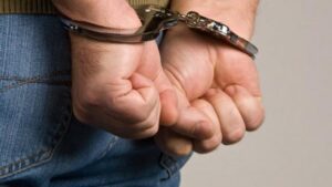 Detenido por asalto habría cometido el ilícito en su permiso de salida familiar