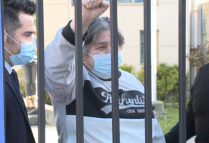 Víctima de violencia intrafamiliar que mató a su ex cumplirá condena en libertad