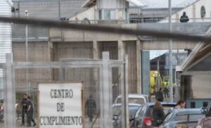 Familiares de reos recurren a la Corte para revertir traslados de la cárcel
