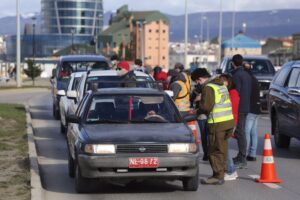 Carabineros realizan campaña en la Costanera para evitar accidentes de tránsito