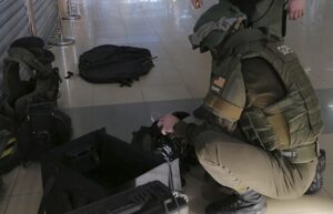 Bolso olvidado movilizó al GOPE hasta el Aeropuerto