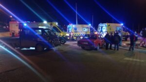 Colisión entre camión Porter y móvil deja seis lesionados
