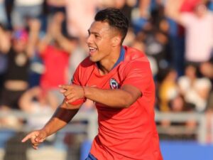 Iván Morales aparece como el reemplazante de Eduardo Vargas y piloto de ataque de Chile ante Colombia