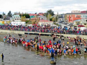 Masiva participación en el Chapuzón de los Fiordos