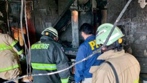 Revocan arresto domiciliario para acusado de incendiar casa de su pareja y se mantendrá en prisión preventiva