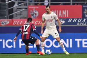 Medel fue titular en caída de Bologna frente al Milan
