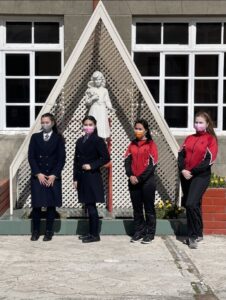 Alumnas de 3ro y 4to medio del Liceo María Auxiliadora ya asisten a clases presenciales con aforo total