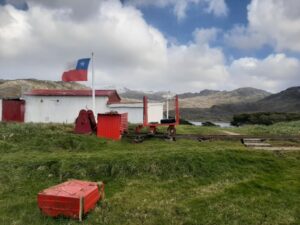 Realizan visita a radio Estación Feliz de la Armada