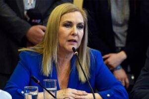 Pamela Jiles culpabiliza a Boric por retraso en el cuarto retiro