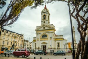 Joven que habría arrojado piedras contra la catedral queda con arraigo nacional