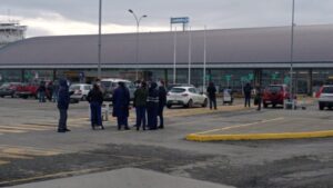 Por falso aviso de bomba en aeropuerto tendrá que pagar $ 100 mil