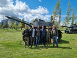 Exsoldados conscriptos visitaron cuartel de Regimiento Lanceros