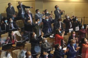 Diputados aprueban acusación constitucional contra Piñera