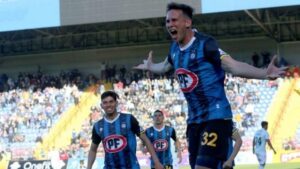 De la mano de Mario Salas Huachipato le ganó a Santiago Wanderers y sueña con no descender