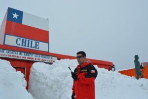 Militar y bombero mantiene abiertas las comunicaciones desde base antártica