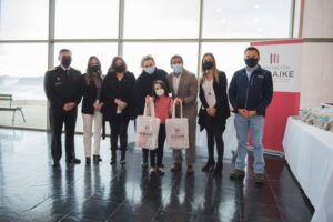 Fundación Teraike instaló exposición y lanzó libro de los ganadores del concurso “Jóvenes talentos de Magallanes, la región que soñamos”