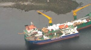 Logran desvarar Motonave “Isla Tautil” en aguas de la Provincia de Última Esperanza