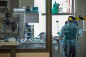 Aumentan hospitalizados a causa del coronavirus
