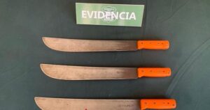Conductor ebrio descubierto con machetes, bates y bengala es condenado a 541 días de reclusión parcial