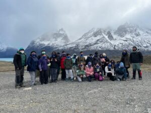 Cuarenta estudiantes aprendieron de biodiversidad en viaje a Torres del Paine