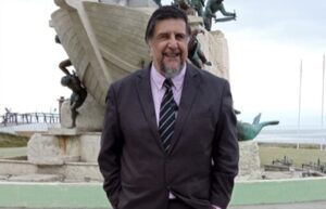 Postulante al Senado propone ampliar Beca Magallanes para contar con especialistas médicos