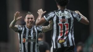 ¡Eduardo Vargas campeón del Brasileirao! Atlético Mineiro se lo da vuelta a Bahía y abrocha un histórico título tras 50 años