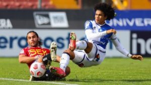 Eduard Bello deja Antofagasta luego de cuatro años y parte al fútbol mexicano: 