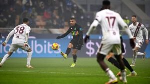 Alexis Sánchez casi marca un golazo y Arturo Vidal fue titular: Inter cierra el 2021 con triunfo ante Torino y es campeón de invierno