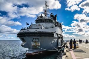 Llegó “Janequeo” de la Armada para iniciar expedición antártica