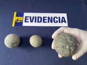 Detienen a sujeto que vendía objetos arqueológicos