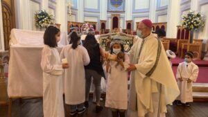 Obispo realizó misa del Gallo junto a niños magallánicos
